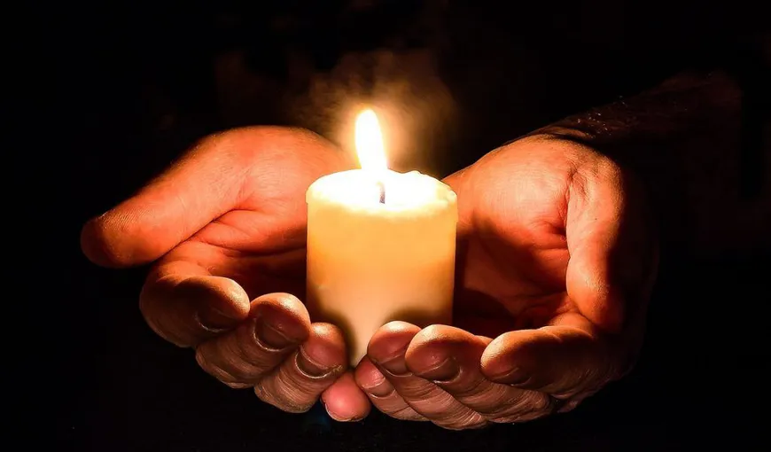 Ce se va întâmpla cu Paştele anul acesta: În Noaptea Învierii, fiecare familie va aprindă o lumânare care să fie aşezată la ferestre