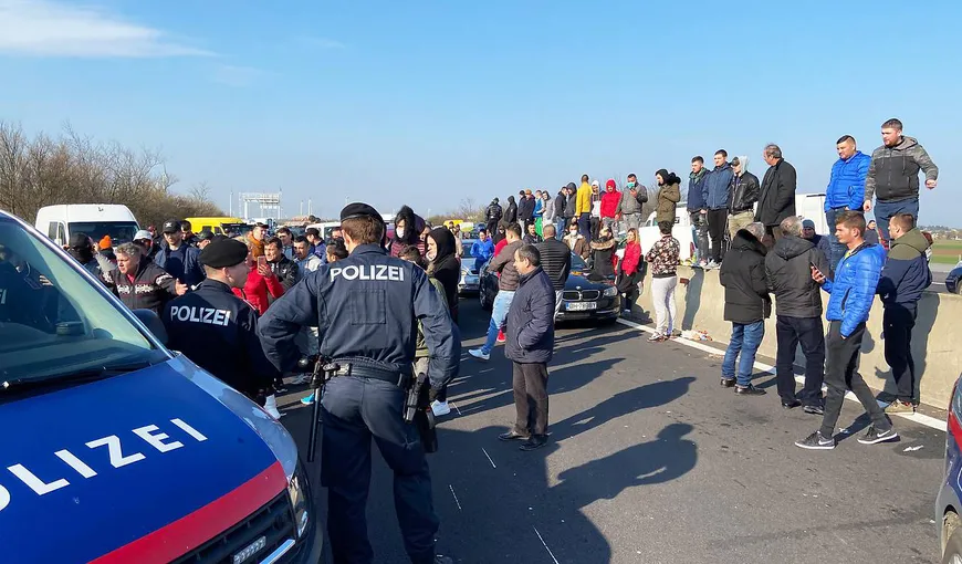BLOCAJ LA FRONTIERE. Ungaria deschide doar noaptea graniţa pentru mii de români care se întorc din ţări din vestul Europei