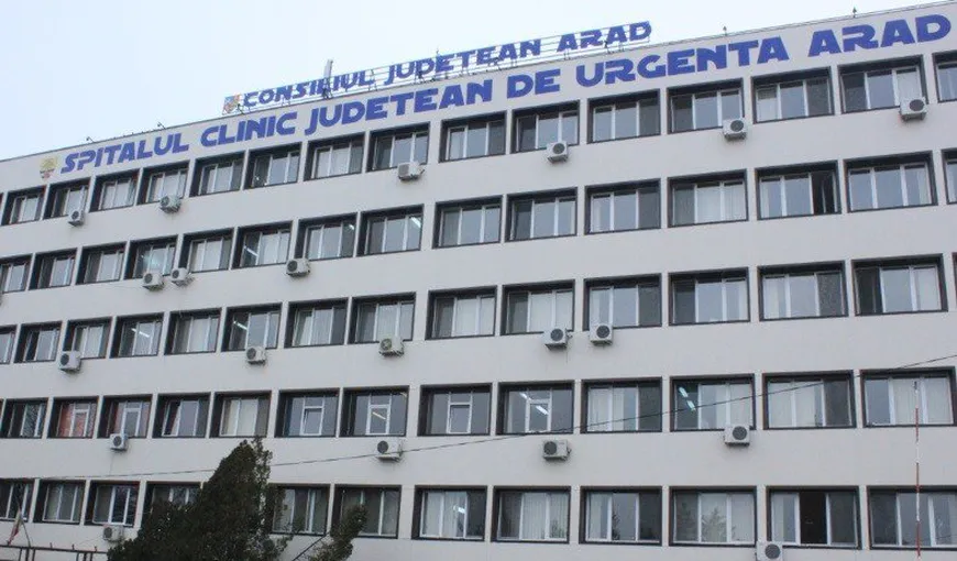 Situaţie critică la Arad în plină epidemie de coronavirus: Opt medici au demisionat. Peste 80 de angajaţi şi-au luat concediu medical