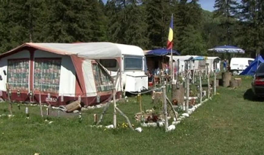 Autorităţile locale interzic camparea în Valea Cerbului