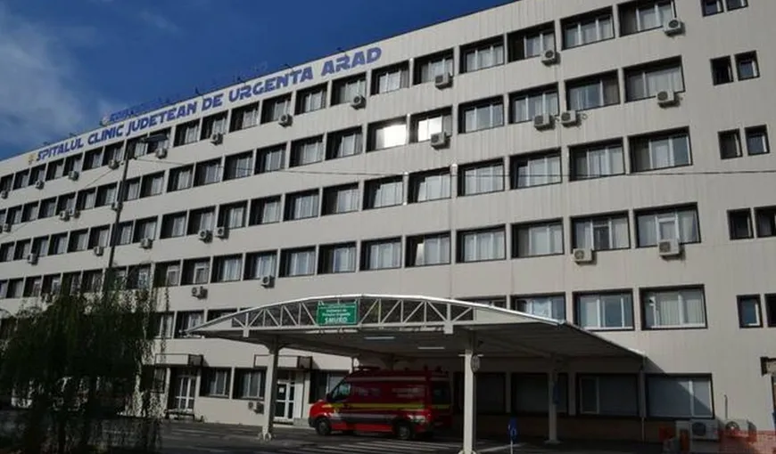 Situaţia de la Spitalul de Urgenţă Arad se agravează. 127 de cadre medicale şi-au luat concediu, iar alte 40 şi-au dat demisia