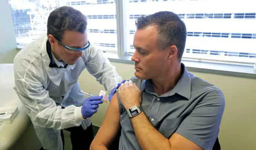 Mărturia SURPRINZĂTOARE a celui de-al doilea om care a acceptat să fie injectat cu vaccinul experimental pentru coronavirus
