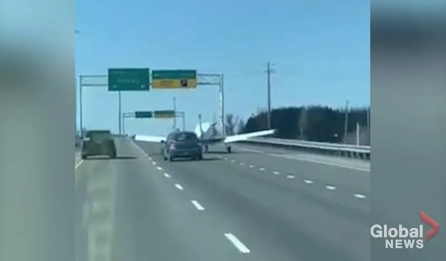 Un avion de mici dimensiuni aterizează pe o autostradă din Canada VIDEO