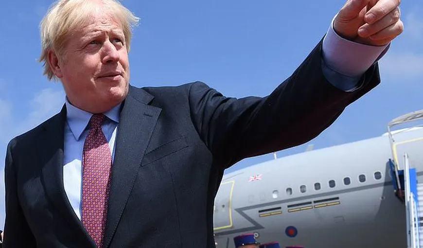 Boris Johnson interzice britanicilor relaţiile intime între persoane care nu au acelaşi domiciliu
