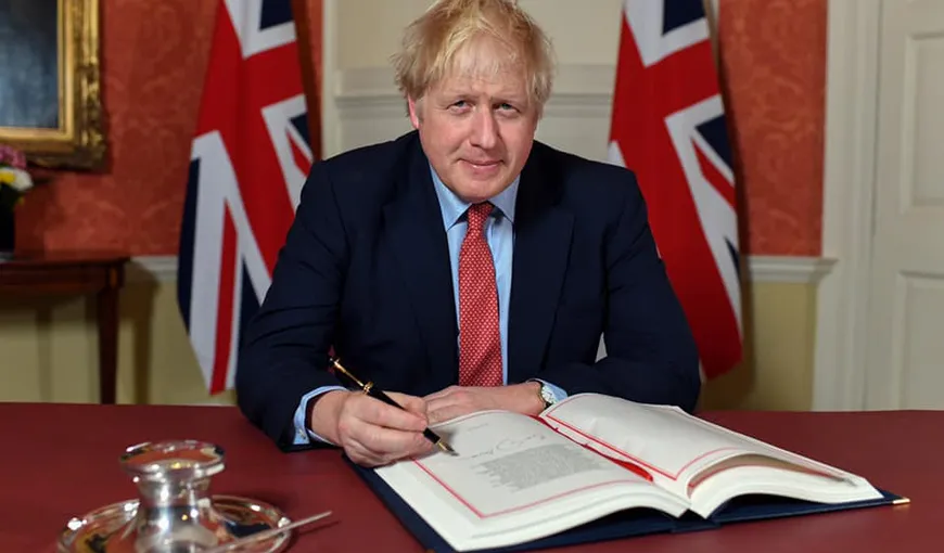 Boris Johnson se recuperează în urma infecţiei cu COVID-19 şi conduce guvernul prin intermediari