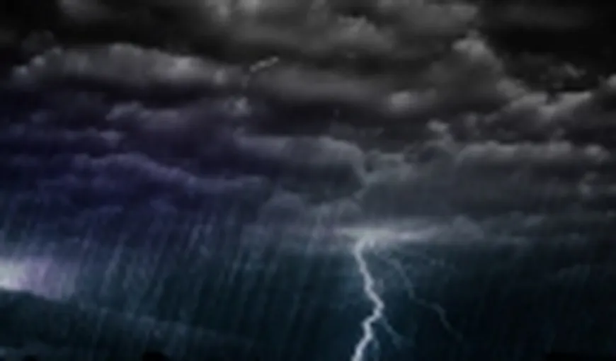 Alertă meteo de fenomene extreme: furtuni, grindină şi vijelii în următoarele ore