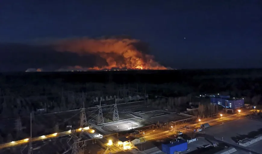 Incendiile din Ucraina se apropie de centrala nucleară de la Cernobîl. Autorităţile dau asigurări că situaţia e sub control