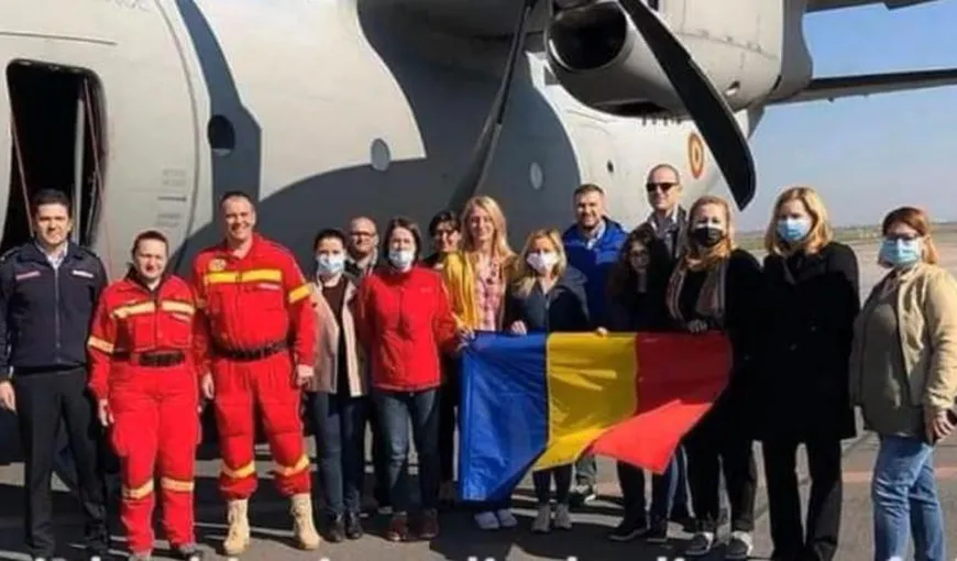 Medicii români trimişi în Italia se întorc acasă! Ce dar trimis prin ei de Papa Francisc