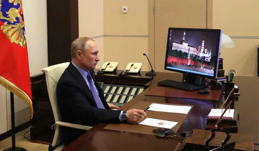 Vladimir Putin s-a izolat de toţi consilierii. Decizie radicală luată după întâlnirea cu directorul de spital infectat cu COVID-19