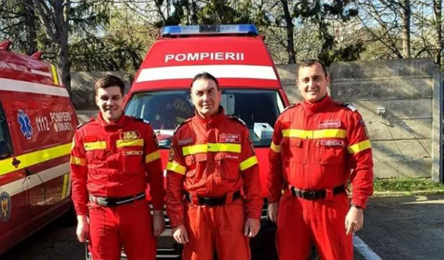 Trei pompieri din Suceava au ajutat o femeie să nască. Mama şi bebeluşul sunt în stare bună