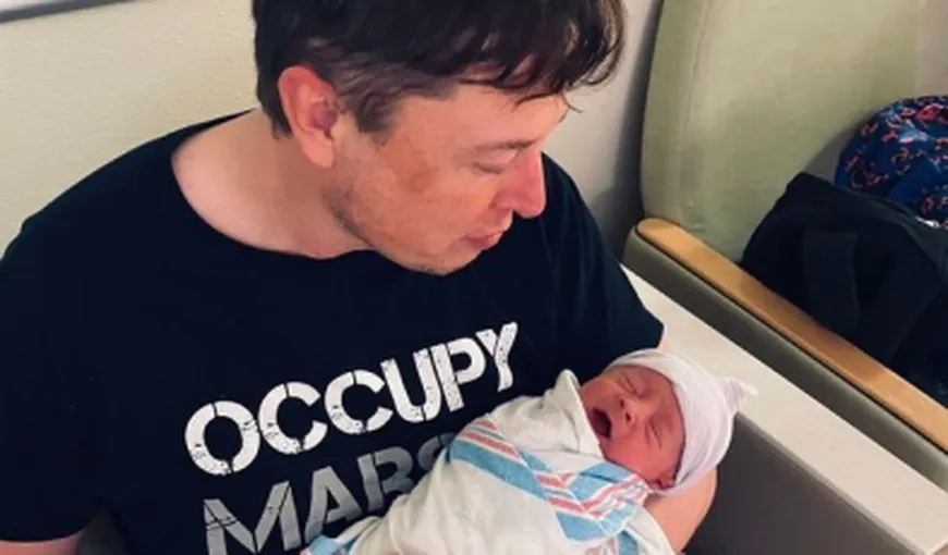Elon Musk şi cântăreaţa Grimes au modificat numele primului copil al cuplului. Cum se va numi băieţelul