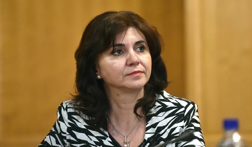 Monica Anisie: „Profesorii şi elevii cu părinţi peste 65 de ani nu vor avea interzis în şcoli pentru pregătire”