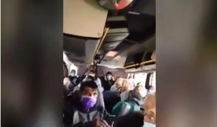 Români reveniţi în ţară prin vama Nădlac, înghesuiţi ca sardinele într-un autocar care îi ducea în carantină VIDEO
