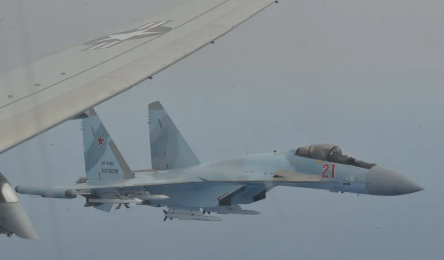 Două avioane de luptă ruseşti interceptează o aeronavă americană. SUA acuză o manevră periculoasă VIDEO