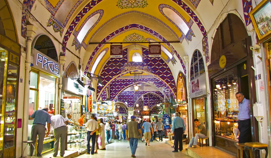 Marele Bazar din Istanbul se redeschide după mai bine de două luni. 150.000 de oameni îl vizitau zilnic, înainte de închidere