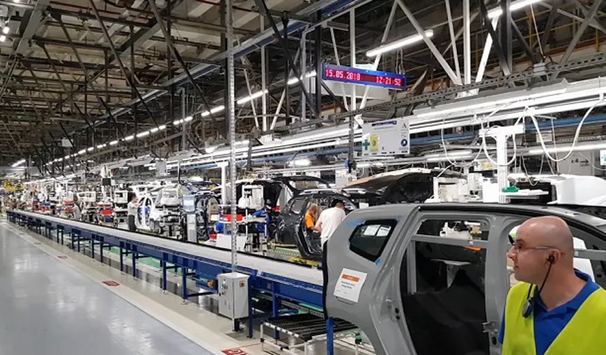 Dacia a ajuns la două treimi din capacitatea de producţie de maşini. Când va atinge capacitatea maximă