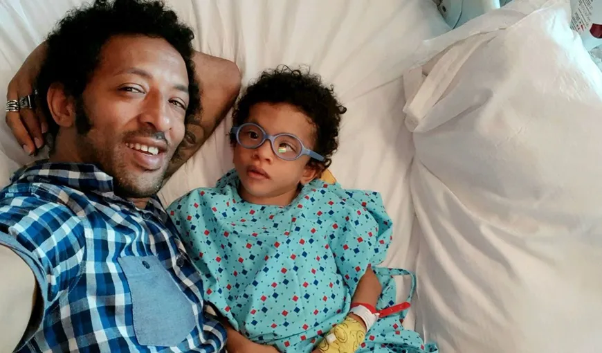 Leon, băieţelul lui Kamara va suferi a şasea intervenţie chirurgicală, la o clinică din Spania