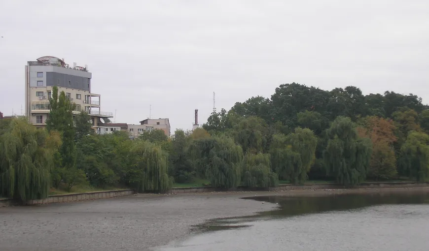Garda de mediu, despre substanţele deversate în Lacul Băneasa: „Riscă până la 5 ani de închisoare”