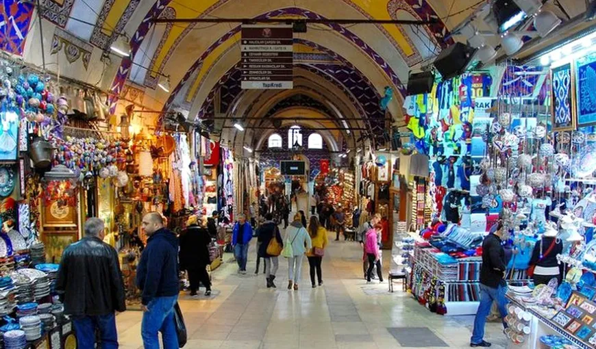 Marele Bazar din Istanbul s-a redeschis! Turcia a relaxat majoritatea restricţiilor
