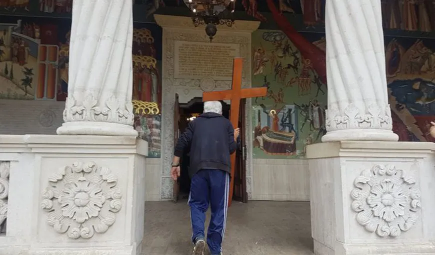 Gafă CUTREMURĂTOARE! Ce scrie pe crucea lui Costin Mărculescu FOTO