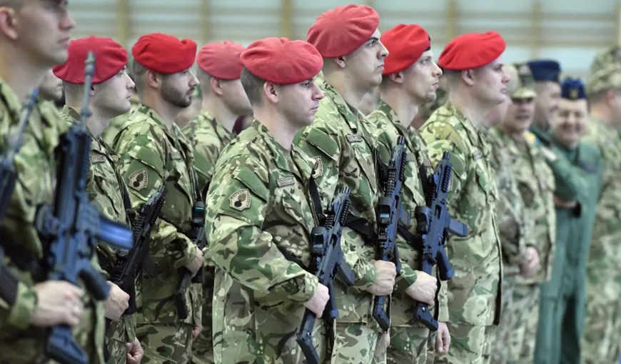 Înrolările în armata ungară au crescut. Tinerii caută un loc stabil pe fondul crizei economice