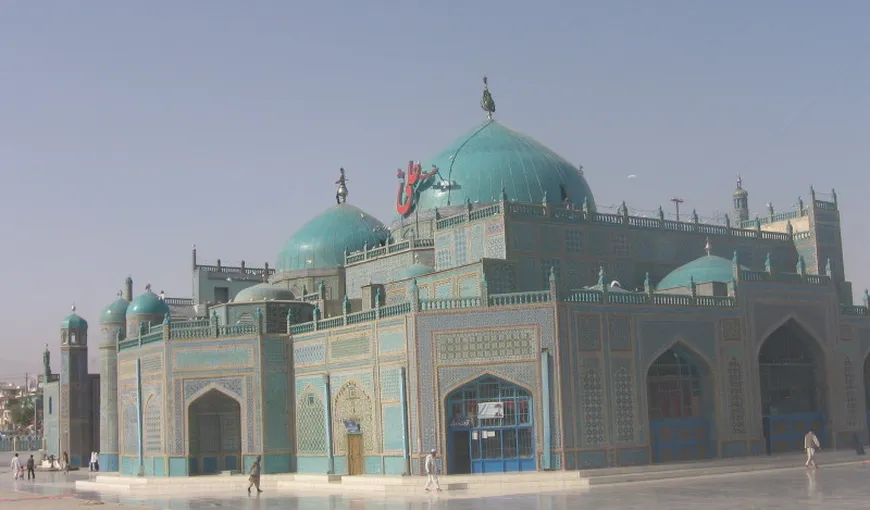 CORONAVIRUS în Afganistan. O mie de porumbei albi au murit de foame la Moscheea Albastră din Mazar-i-Sharif