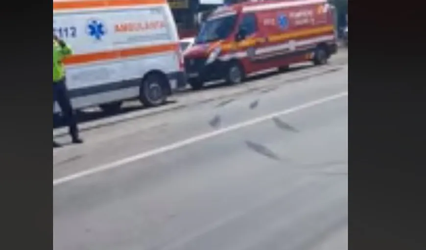 Accident rutier grav între un microbuz şi un TIR. Opt persoane, rănite în urma impactului VIDEO