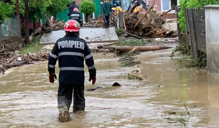 COD ROŞU de inundaţii pe râuri din judeţul Bacău şi Hunedoara, până la ora 12:00