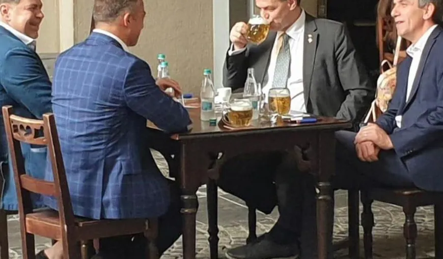 PSD taxează ieşirea la terasă a lui Ludovic Orban: „A instalat o guvernare de bodegă şi trage toată ţara după el, sub masă”