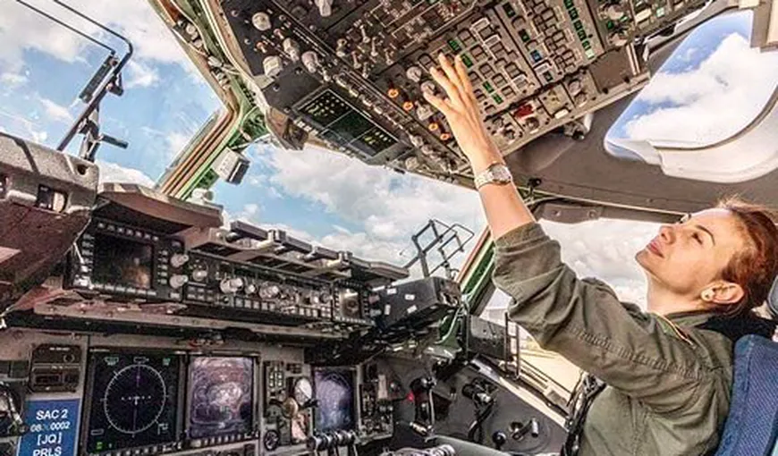 O româncă, prima femeie din Europa ajunsă pilot pe o aeronavă dintr-un grup strategic NATO