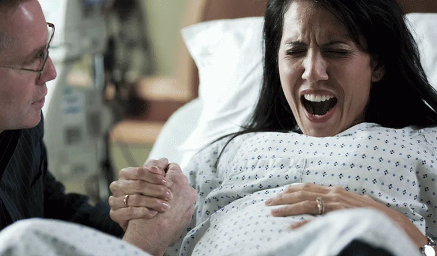 O mămică despre naşterea traumatizantă prin care a trecut: „Încă iau analgezice, pentru calmarea durerilor postnatale”