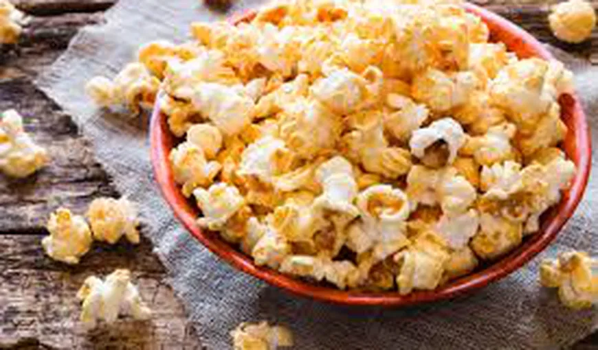 Margarina şi popcornul la microunde ar putea fi interzise în România. Ce boli pot provoacă acizii graşi trans