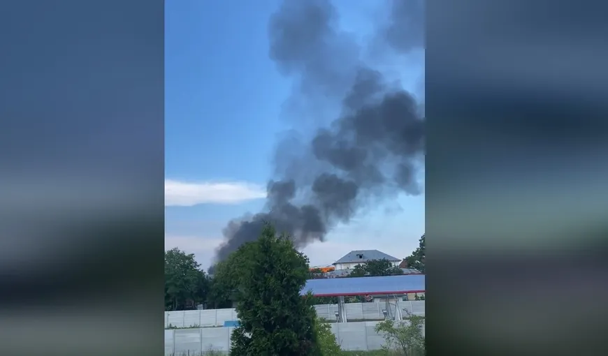 Incendiu puternic în Baloteşti! O clădire arde în totalitate VIDEO