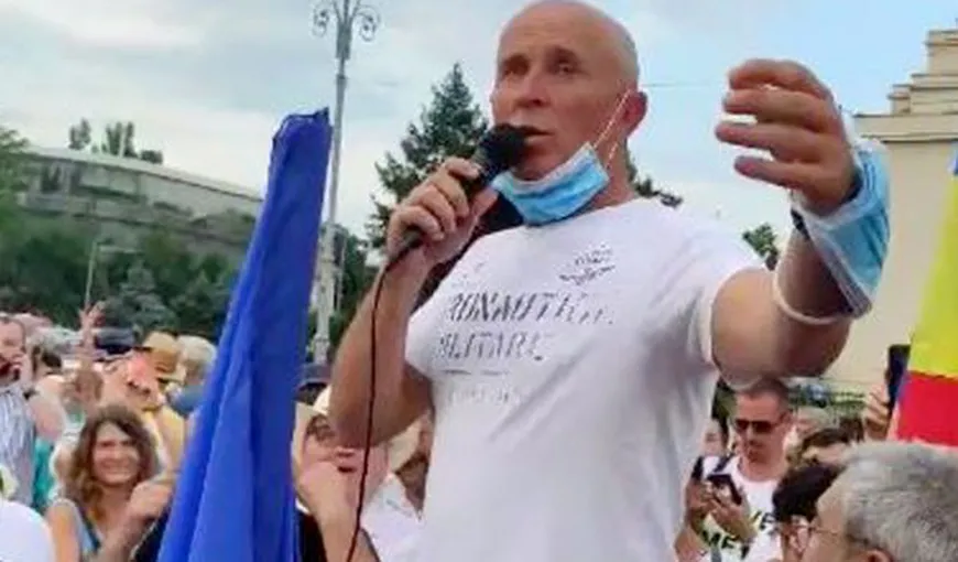 Mugur Mihăescu recunoaşte că a turnat la Securitate, dar spune că a fost obligat: „M-a bătut până m-am c…t pe mine” VIDEO