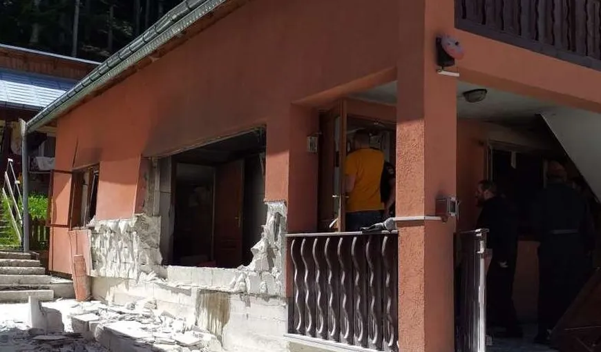 Cinci răniţi în urma unei explozii la Mănăstirea Sihăstria Rarăului din Suceava
