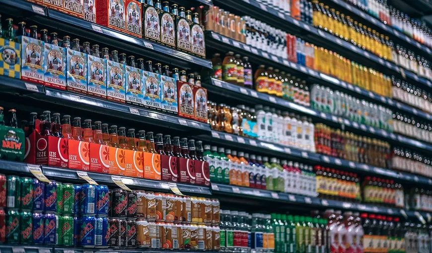 Este oficial! Polonia introduce o nouă taxă pentru băuturile cu zahăr, energizante, dar şi pe micile sticle care conţin alcool