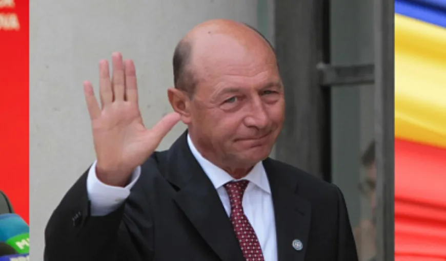 Traian Băsescu: „La cei care ne conduc trebuie să ne uităm ca la nişte dobitoci şi analfabeţi”