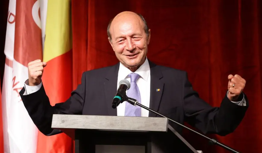 Semnăturile pentru candidatura lui Traian Băsescu la Primăria Capitalei, strânse într-o zi. Anunţul PMP