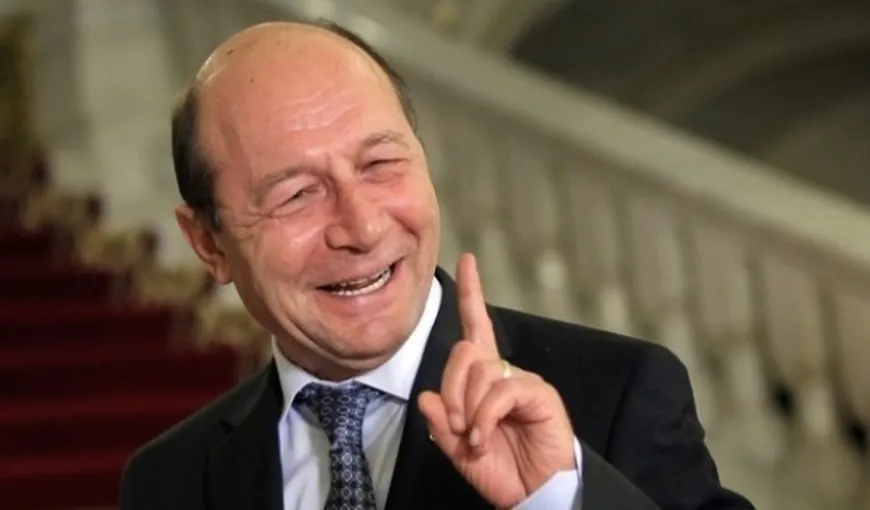 Traian Băsescu critică restricţiile aplicate teraselor: „Mi se pare fără sens. Beţivii se îmbată până la ora 23”