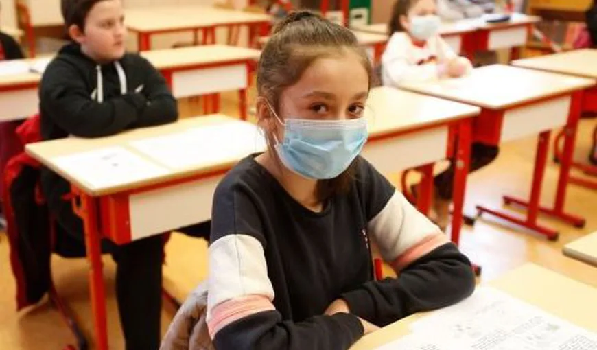 Elevii din clasele mici ar trebui să poarte mască la şcoală. Nelu Tătaru: „Trebuie să devină o regulă”