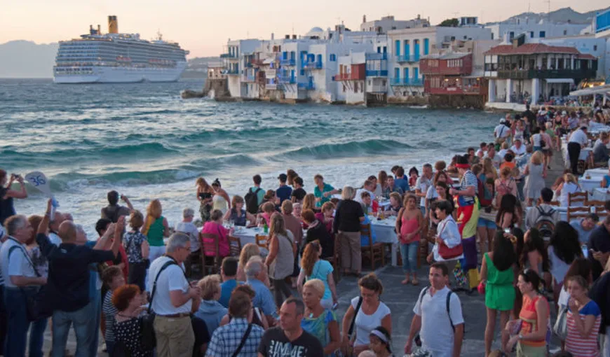 Taxă pentru turiştii care merg în Grecia. Autorităţile elene cer bani pentru servicii medicale