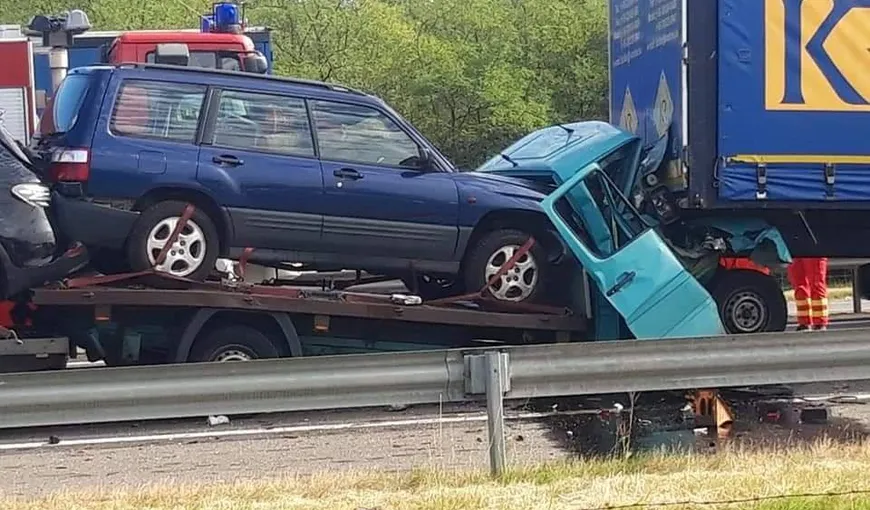 Accident teribil pe autostradă în Ungaria! Un şofer român a murit după ce a intrat sub un TIR FOTO