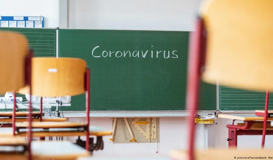 Cea mai periculoasă materie la şcoală în contextul pandemiei de coronavirus. Explicaţia medicului Rafila