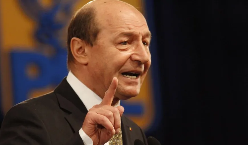 Traian Băsescu: „Premierul a anunţat piaţa bancară că România intră în incapacitate de plată. Un prost mai mare unde poţi găsi?”