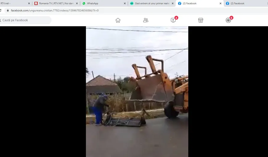 VIDEO Cum s-a răzbunat un primar reales, din Giurgiu, pe cei care nu l-au votat: Le-a scos cu buldozerul băncile din faţa porţilor