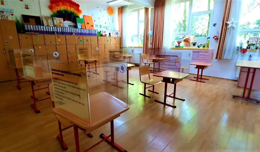 Peste jumătate din şcolile din Constanţa încep anul şcolar în scenariul galben