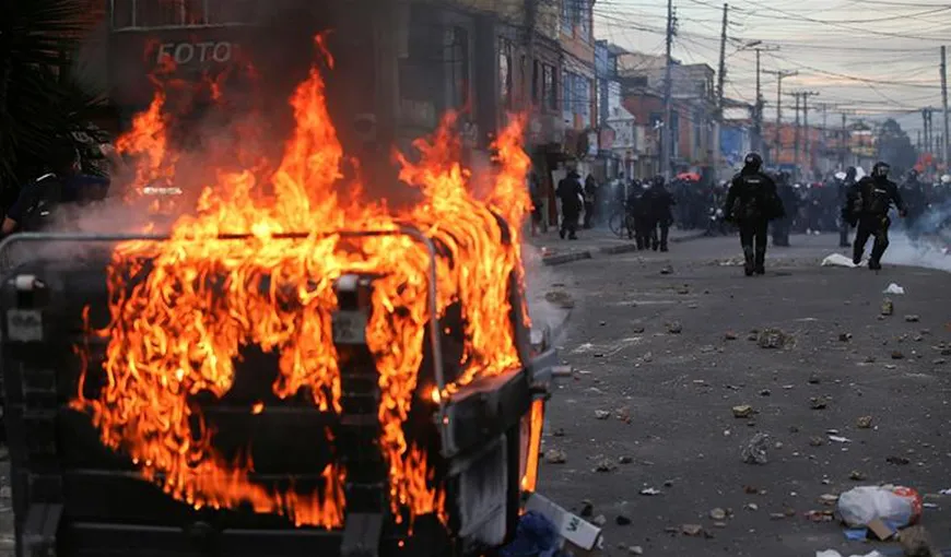 Violenţele din SUA se repetă în Columbia. Cel puţin nouă morţi în timpul protestelor violente VIDEO
