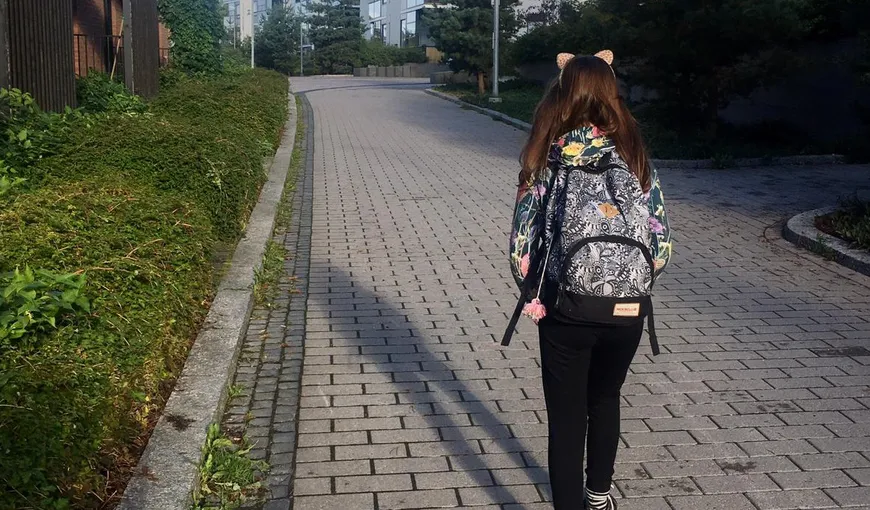 O elevă româncă, în clasa a treia, care învaţă în Finlanda: „Şcoala se desfăşoară normal, măştile nu sunt recomandate”