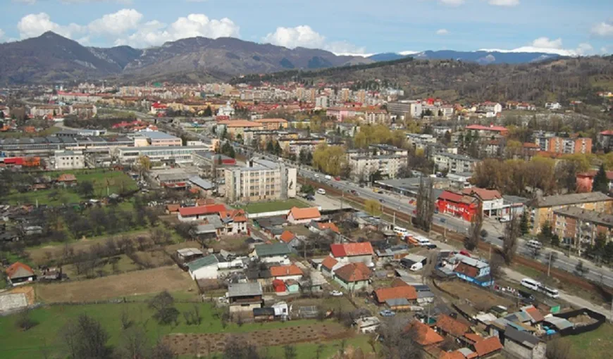 Cartierul din Petroşani, declarat zonă specială de siguranţă publică. Pe străzi vor patrula şi jandarmi