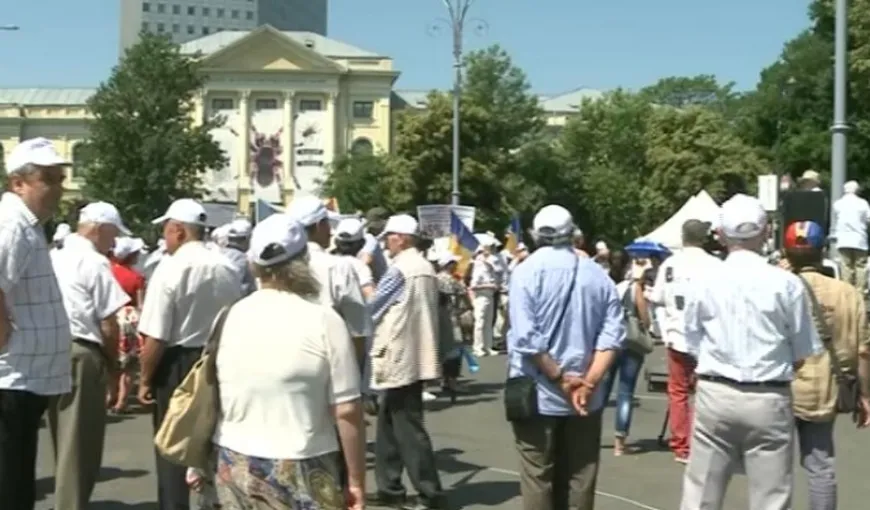 Pensionarii protestează de ziua lor. Lider sindical: „Nu organizăm mitingul pentru creşterea pensiilor, ele cresc şi fără să cerem noi”